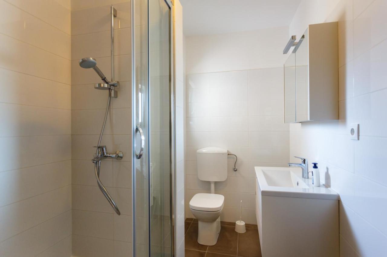 Villa Mirela Apartment Vrbnik Eksteriør billede