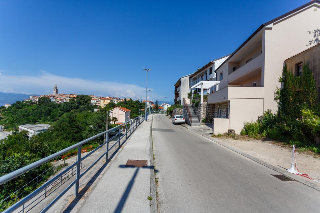 Villa Mirela Apartment Vrbnik Eksteriør billede