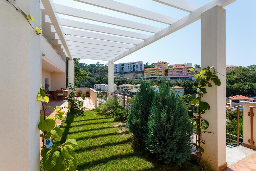 Villa Mirela Apartment Vrbnik Eksteriør billede