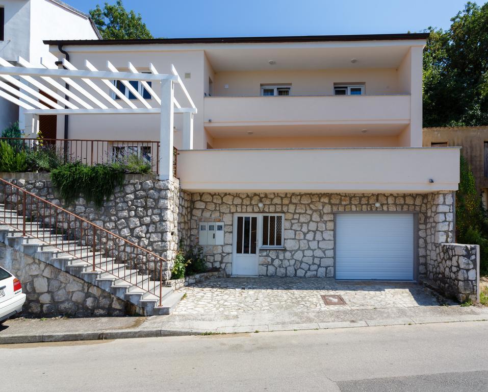 Villa Mirela Apartment Vrbnik Eksteriør billede