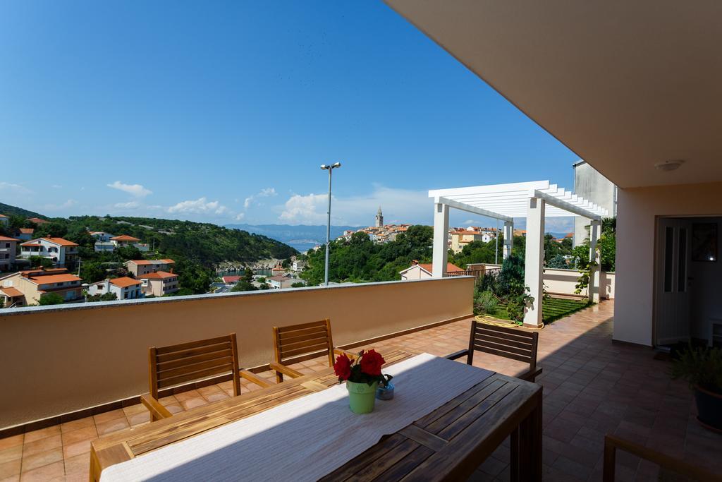 Villa Mirela Apartment Vrbnik Eksteriør billede