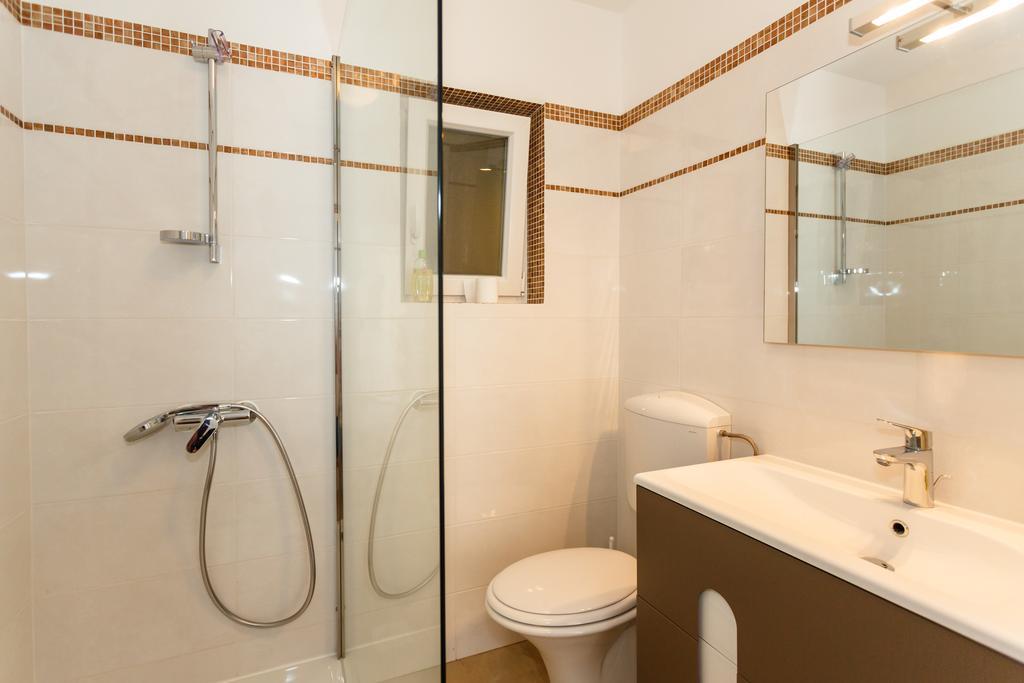 Villa Mirela Apartment Vrbnik Eksteriør billede